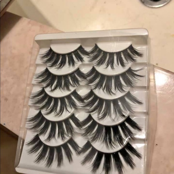 3D Mink Lashes - Picture 3 of 3